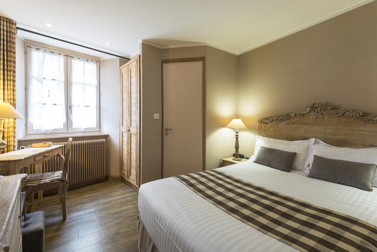 La Couronne Hotel Jougne ภายนอก รูปภาพ