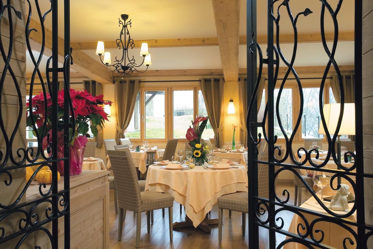 La Couronne Hotel Jougne ภายนอก รูปภาพ